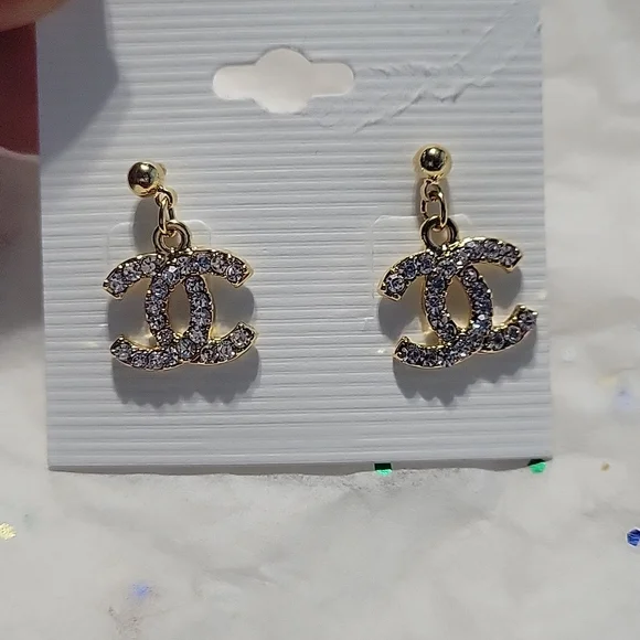 Earrings - Picture 1 of 3